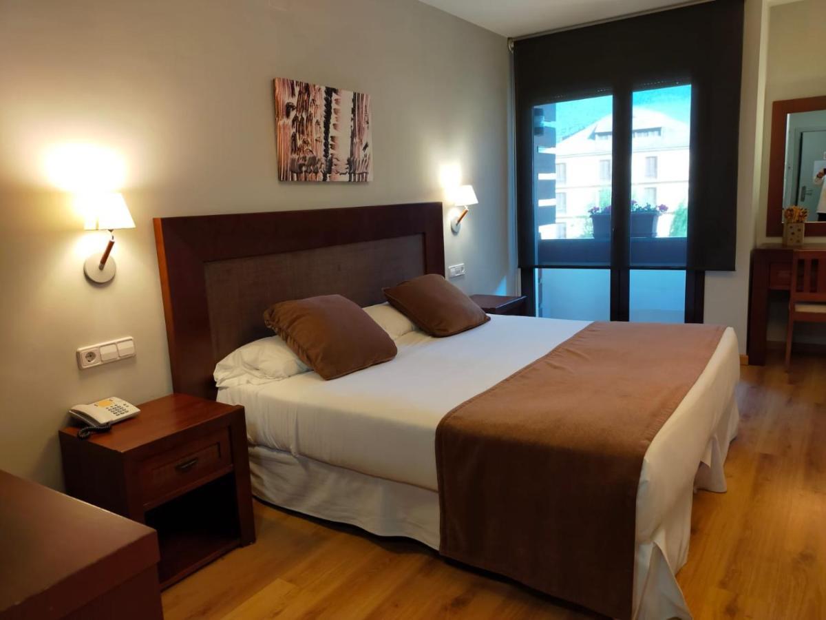 Hotel Roca Blanca Espot Zewnętrze zdjęcie