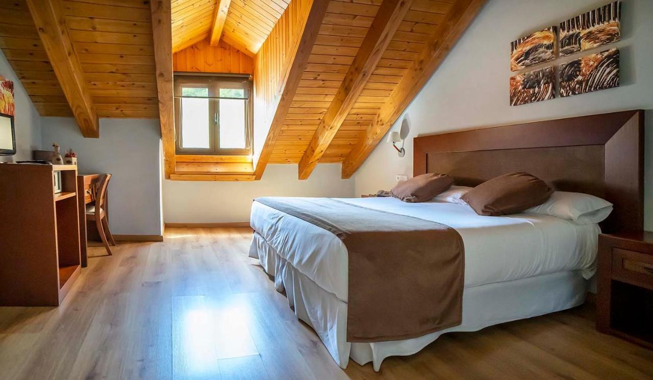 Hotel Roca Blanca Espot Zewnętrze zdjęcie