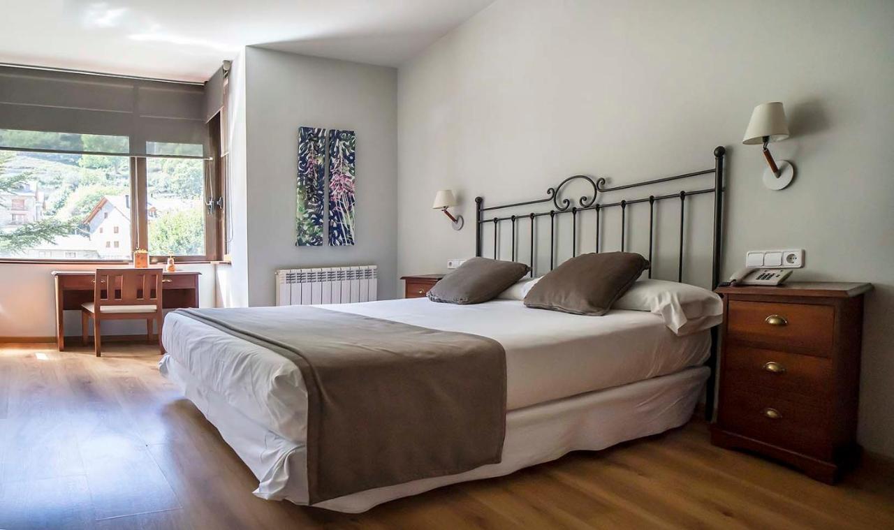 Hotel Roca Blanca Espot Zewnętrze zdjęcie