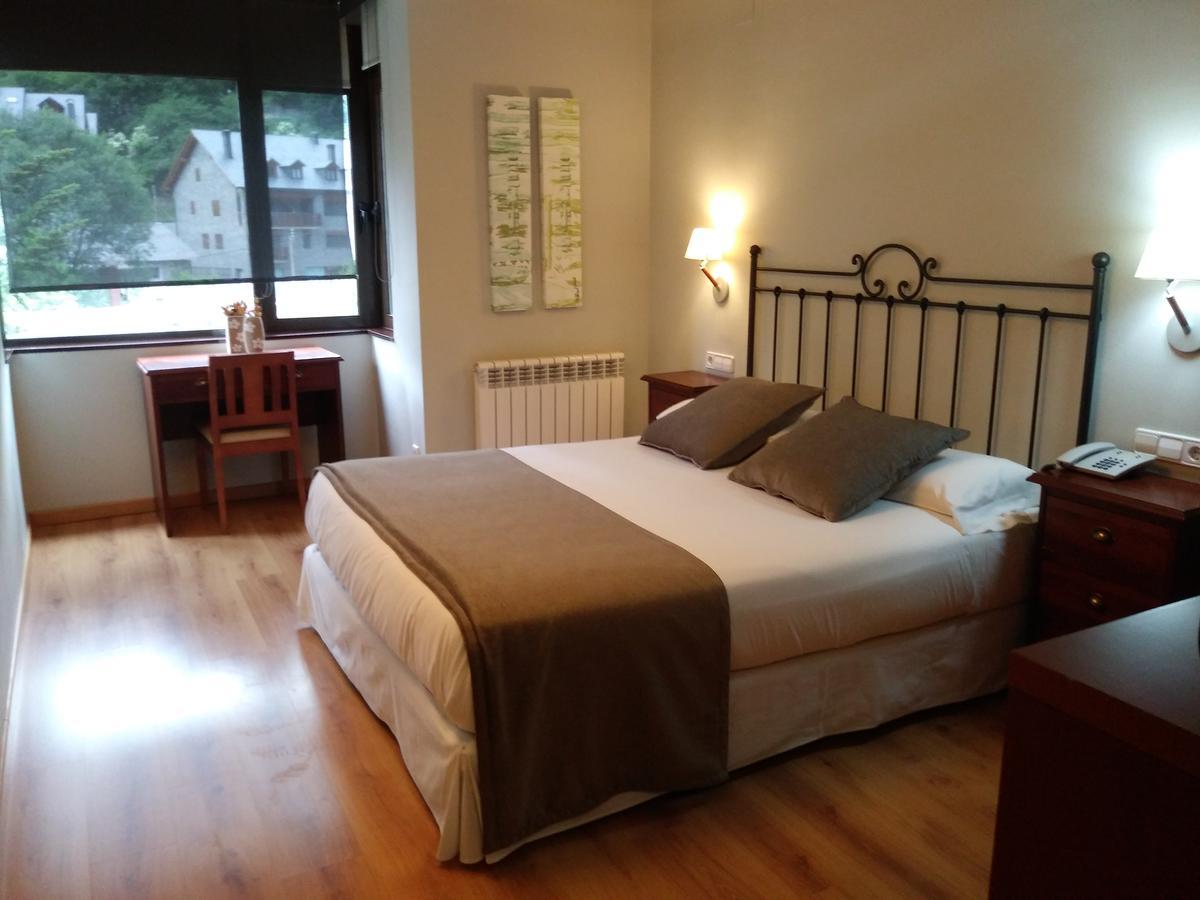 Hotel Roca Blanca Espot Zewnętrze zdjęcie