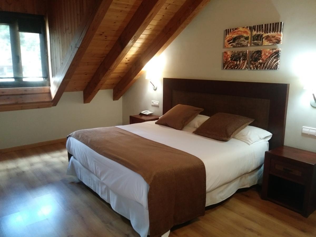 Hotel Roca Blanca Espot Zewnętrze zdjęcie